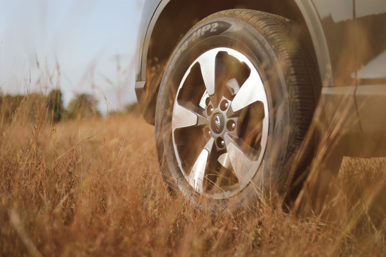 Mahindra Alturas Wheels