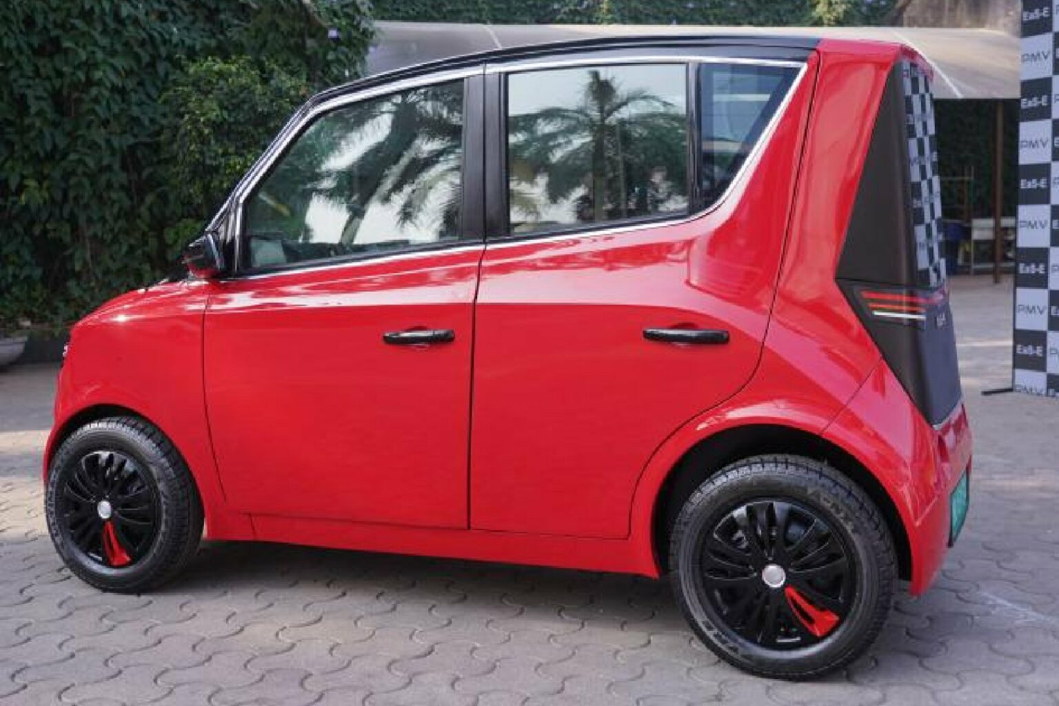 Pmv Electric Launches The Eas E Electric Microcar Motoring World