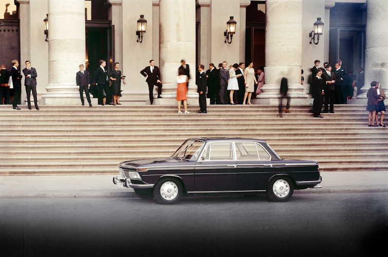 50 Years of BMW New Class, BMW 2000 (03/2011)