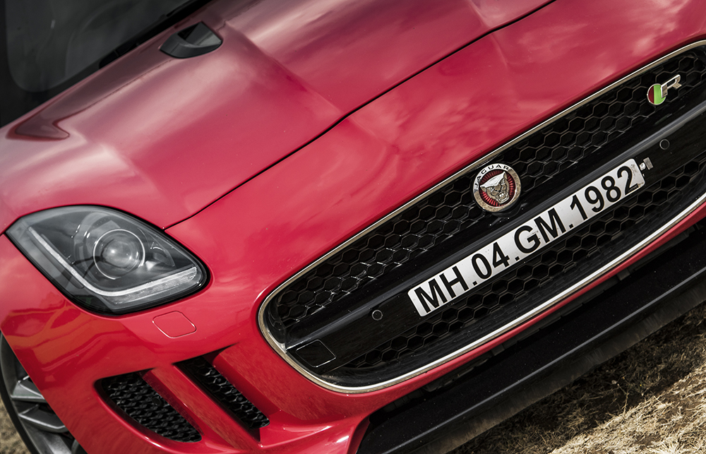 Jaguar F-Type R (4)