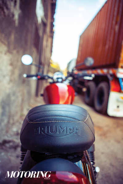 Triumph Bonneville Street Twin Ducati Scrambler Icon (16)