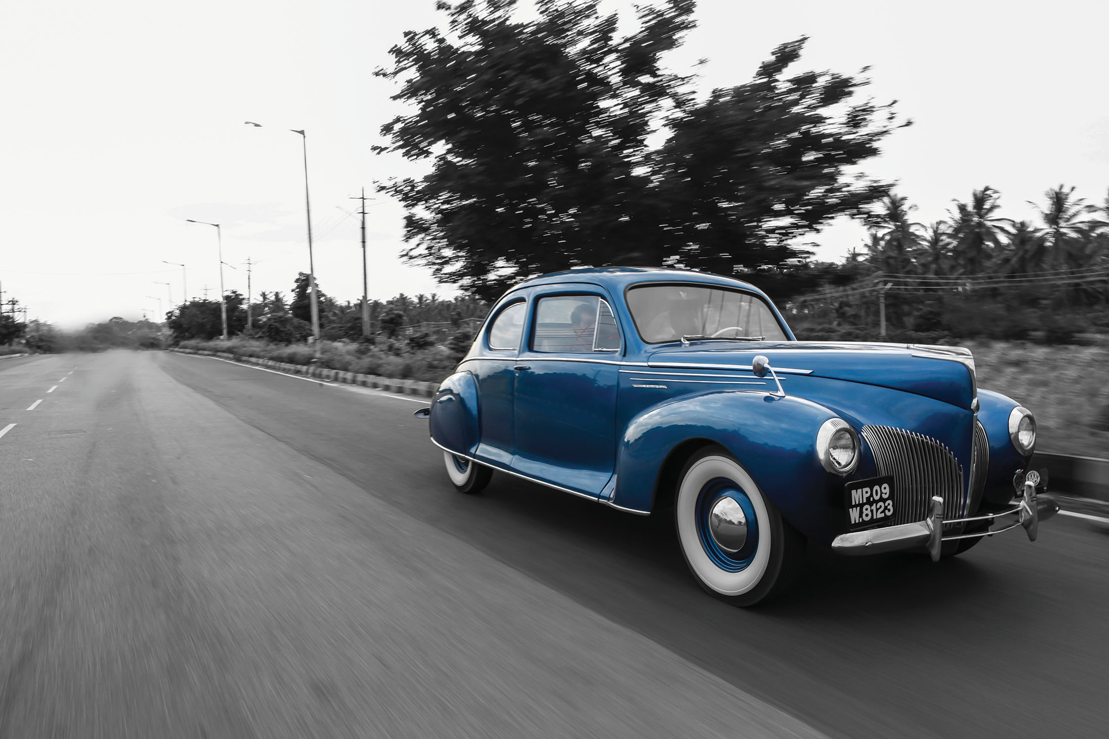 Lincoln Zephyr Coupe Review: CAR-NIVAL - Motoring World