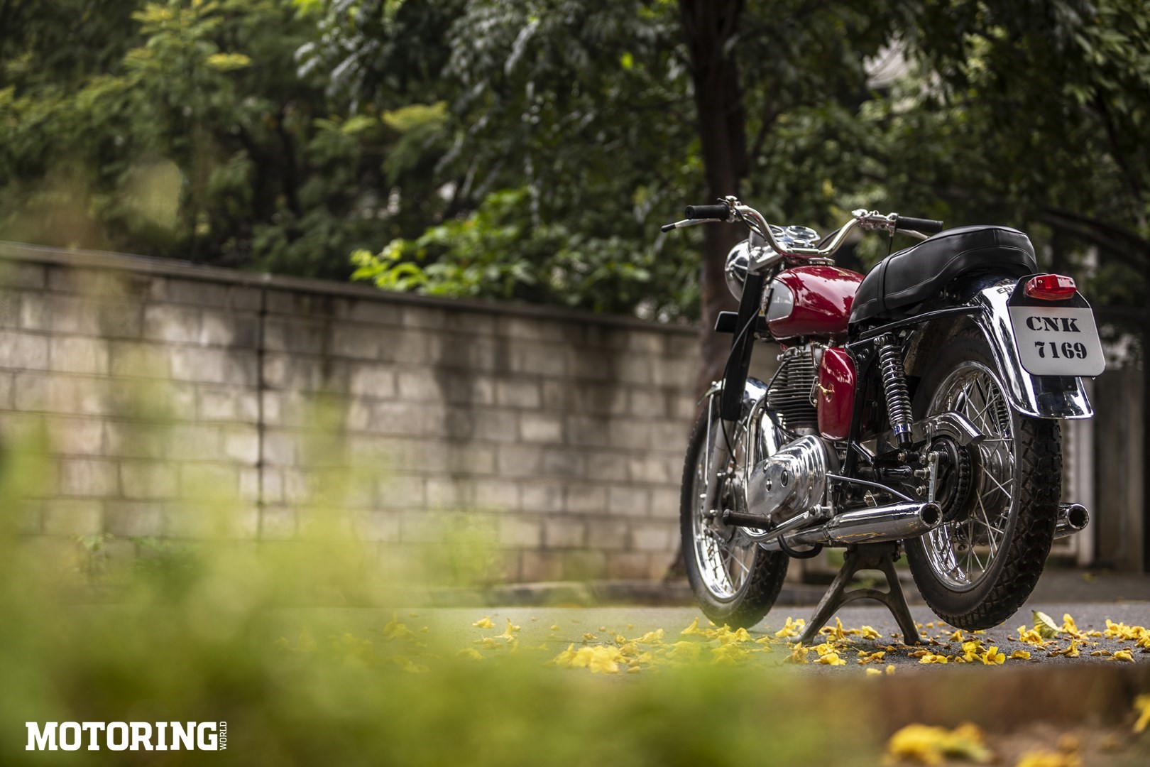 1960 Royal Enfield VAX Interceptor 700: Vaxing Eloquent - Motoring World