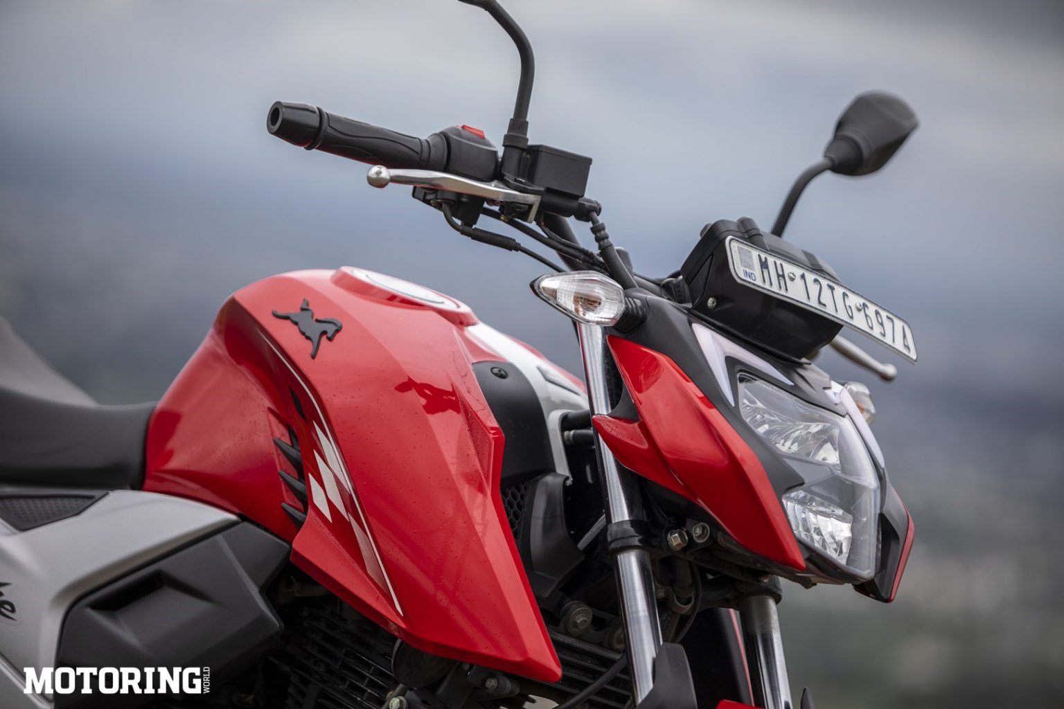 apache rtr 160 meter image