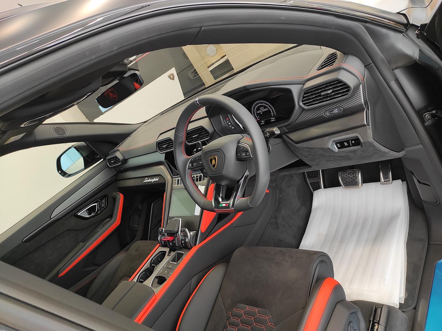 Urus Graphite Capsule launched Dark Matter Motoring World