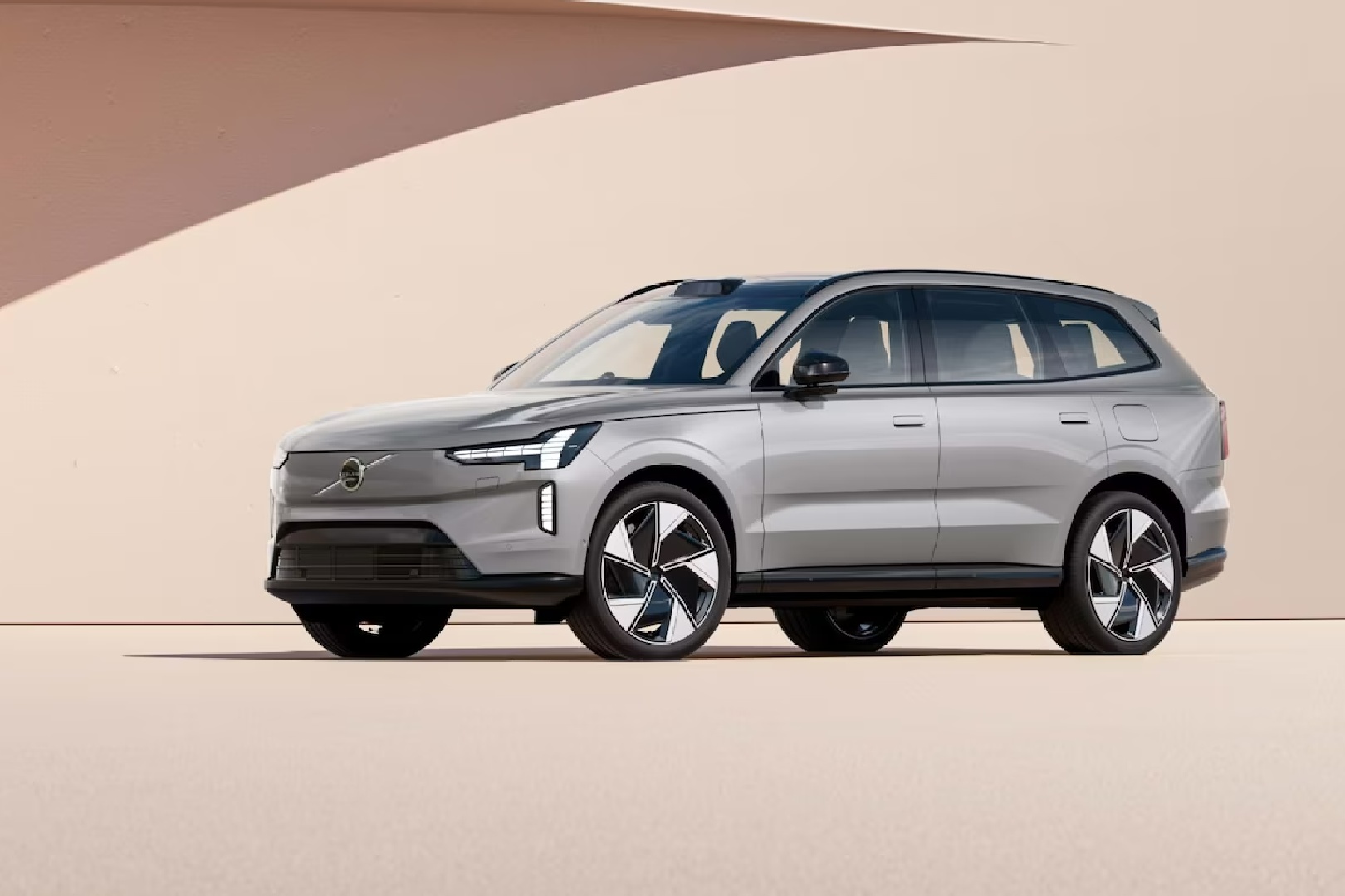 Volvo unveils the new flagship EX90 Electric SUV - Motoring World