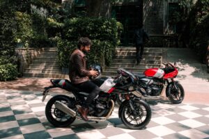 Thruxton 400